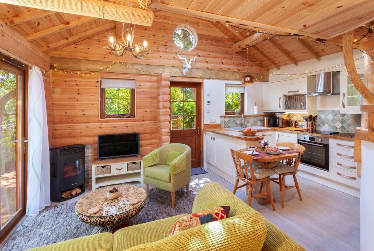 Porthole Log Cabin Minehead Exterior foto